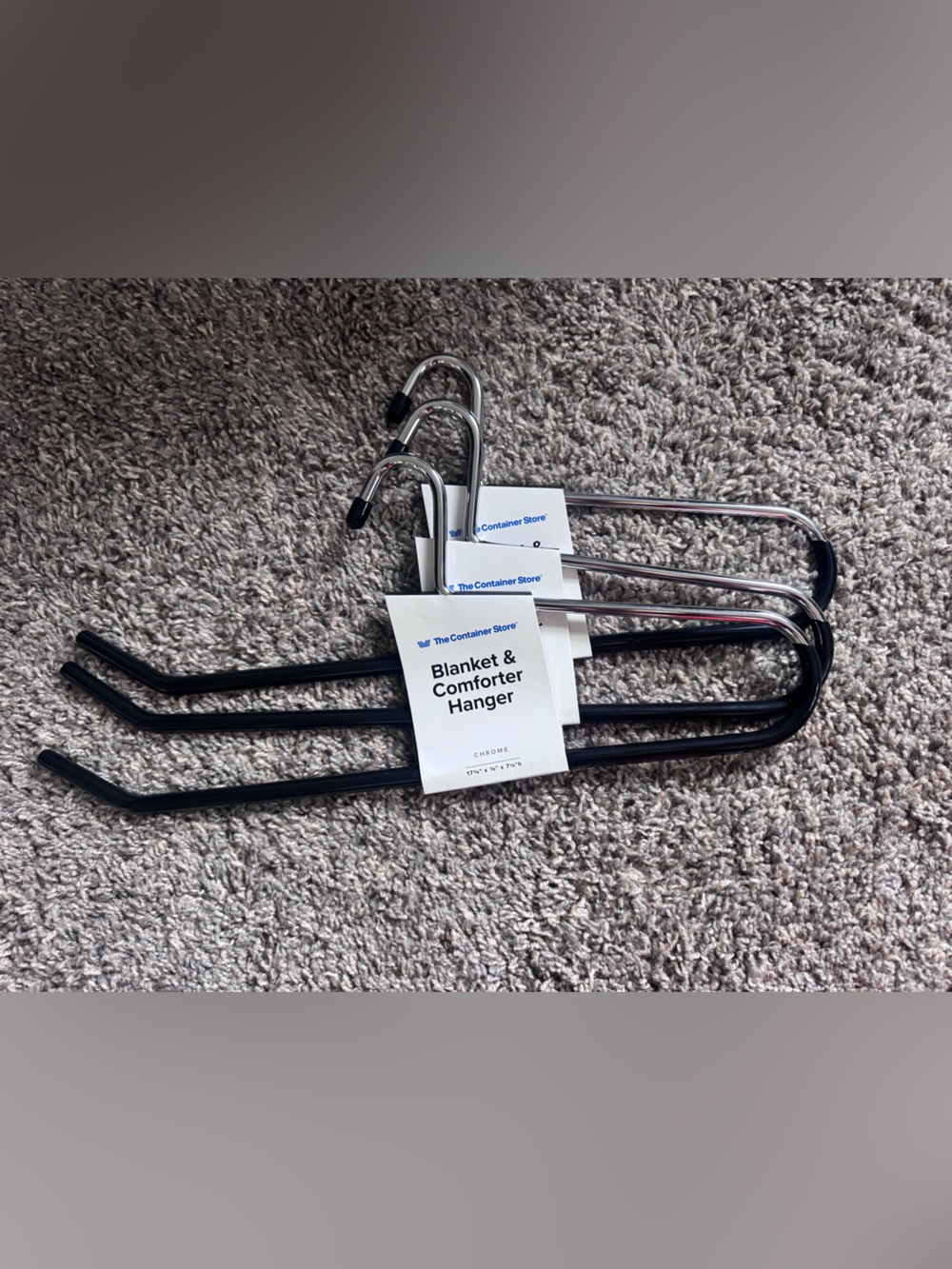 NWT The container store blanket and comforter hanger (3)